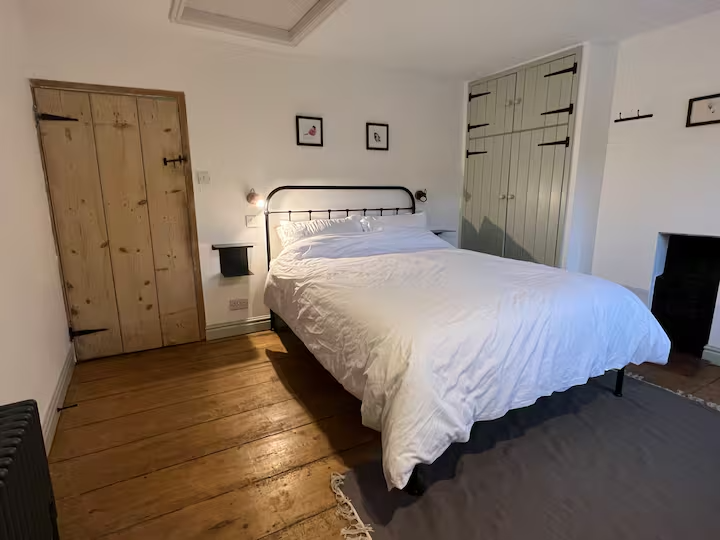 Bedroom with king-size bed